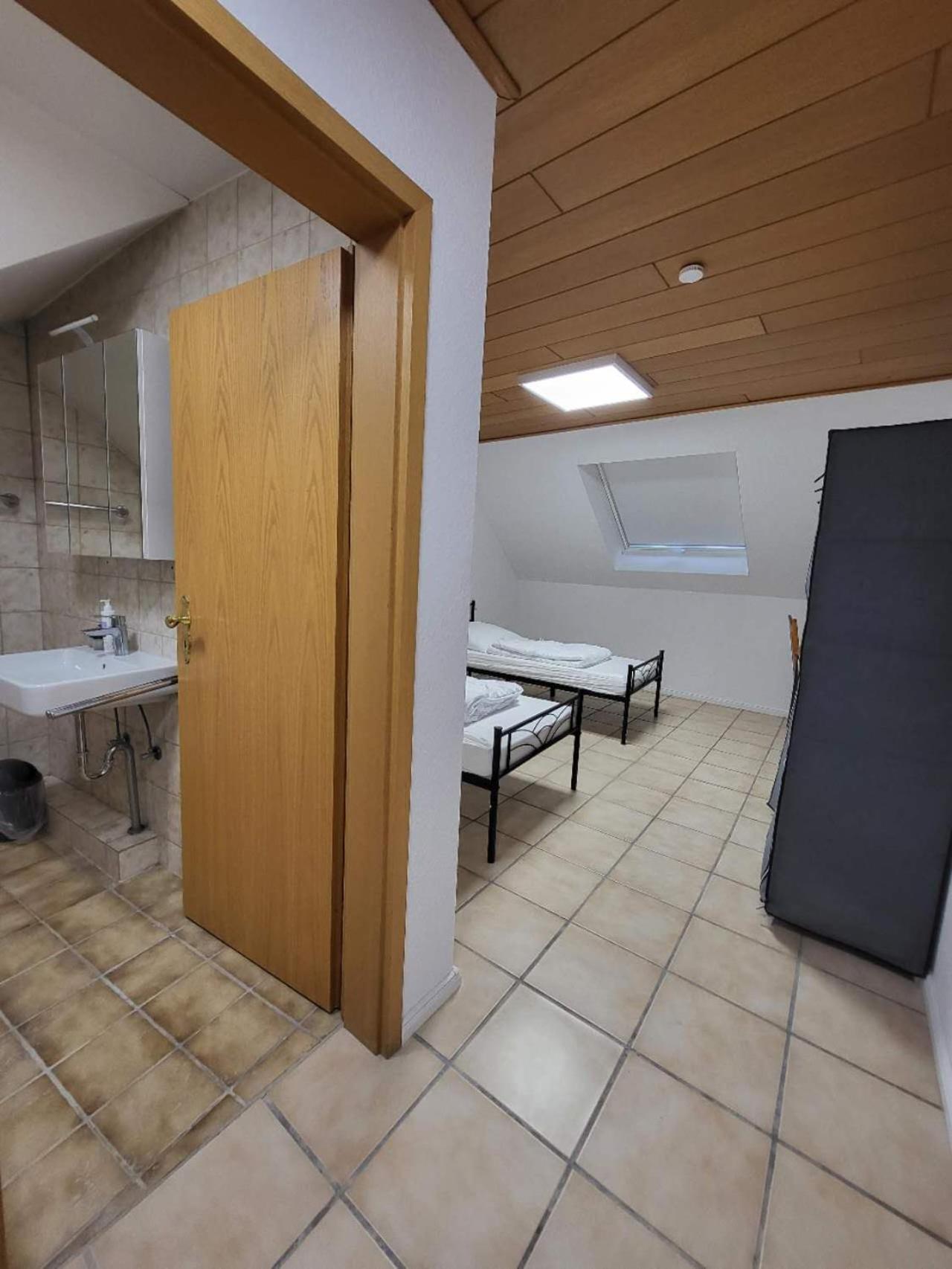 Hotel Zimmer Nr 4 Mit Privates Badezimmer In Juelich Exterior foto